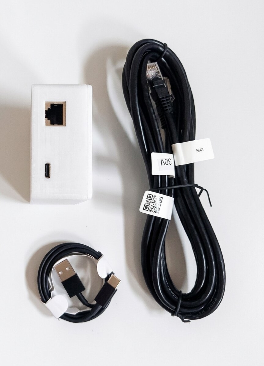 Prise RJ45 RS232 et prise d’alimentation USB-C du MoniWatt for Axpert